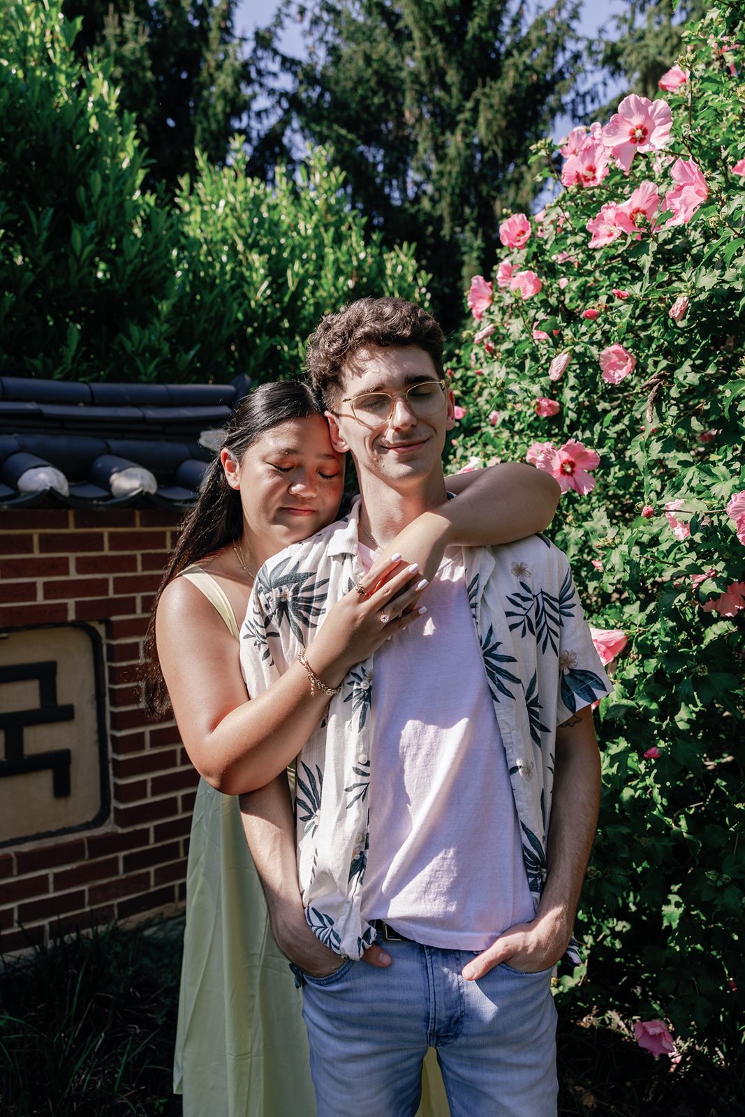 Meadowlark Botanical Garden engagement photos by roses